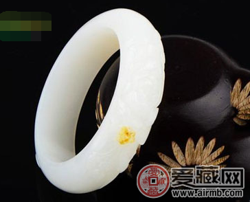 和田玉为什么比翡翠耐摔？ 