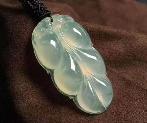 冰种翡翠市场价格 冰种翡翠一般多少钱   第2张