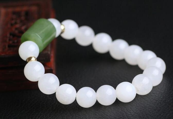 玛瑙和玉石哪个值钱 玛瑙和玉石 第2张