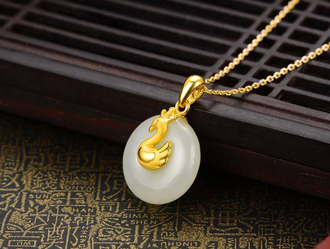 金镶玉多少钱一个 现在金镶玉价格贵不贵   第2张