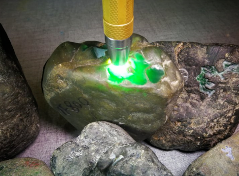 翡翠原石市场有哪些 翡翠原石市场介绍   第1张