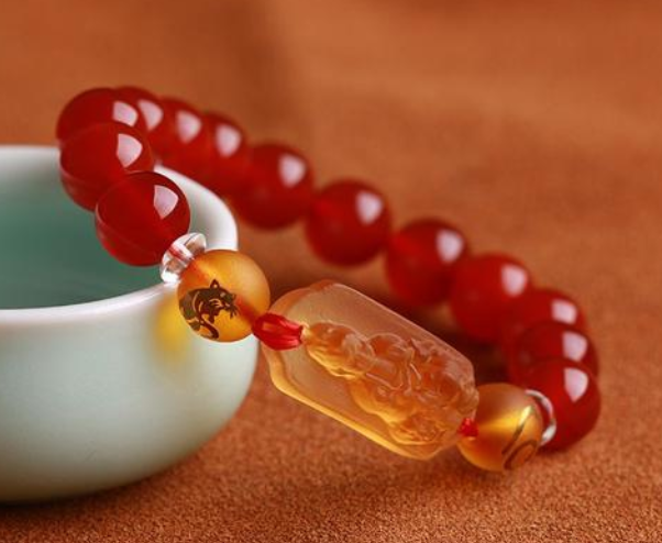 玛瑙手链多少钱一串 玛瑙手链戴哪个手   第1张