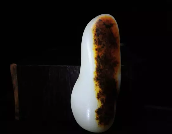 和田玉籽料什么意思 和田玉籽料有什么特征   第1张