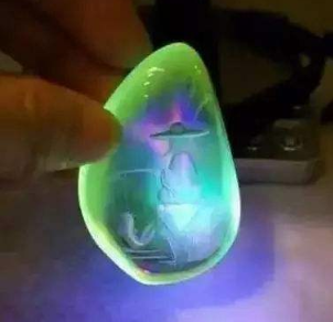 怎么快速鉴别琥珀的真假 教你简单4招   第1张