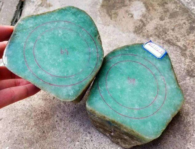 莫西沙翡翠原石的鉴别方法   第1张