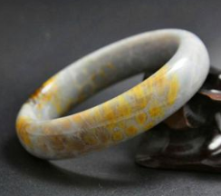 正品珊瑚手镯价格和图片 正品珊瑚手镯特征介绍 第1张