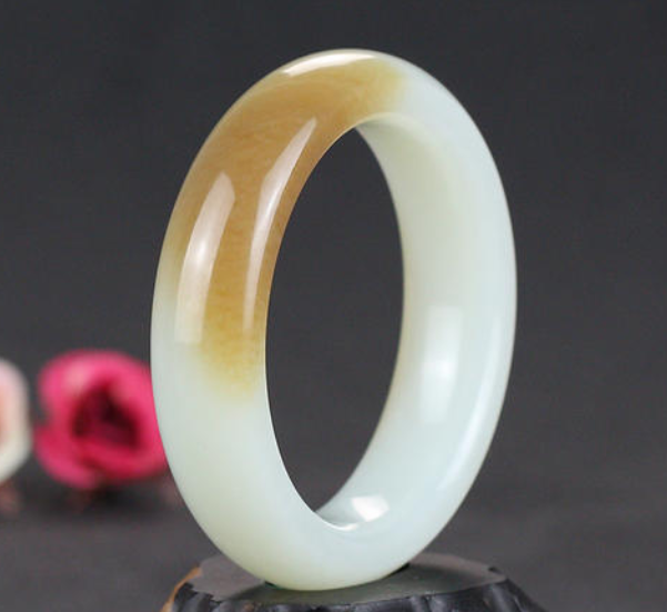 玉手镯的市场价 玉手镯的市场价大概是多少钱   第1张