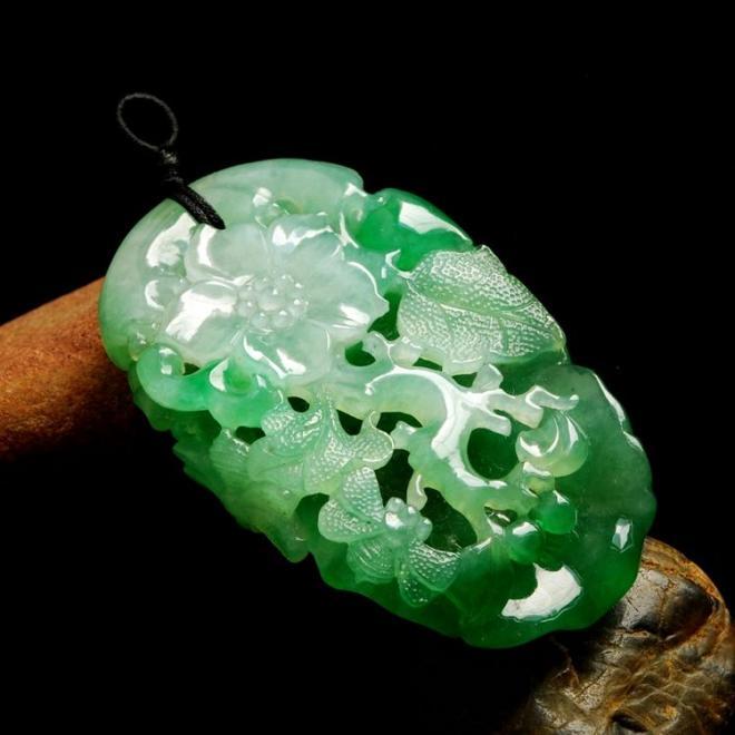 翡翠水头怎么看 根据翡翠水头挑选翡翠的技巧