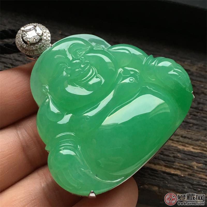 去云南旅游，这样买翡翠的方式才是正确的 