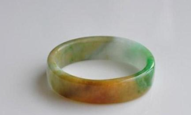 三色翡翠市场价 三色翡翠市场价值高吗 第1张