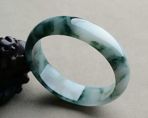 飘蓝花翡翠手镯图片及价格 飘蓝花翡翠手镯多少钱   第2张