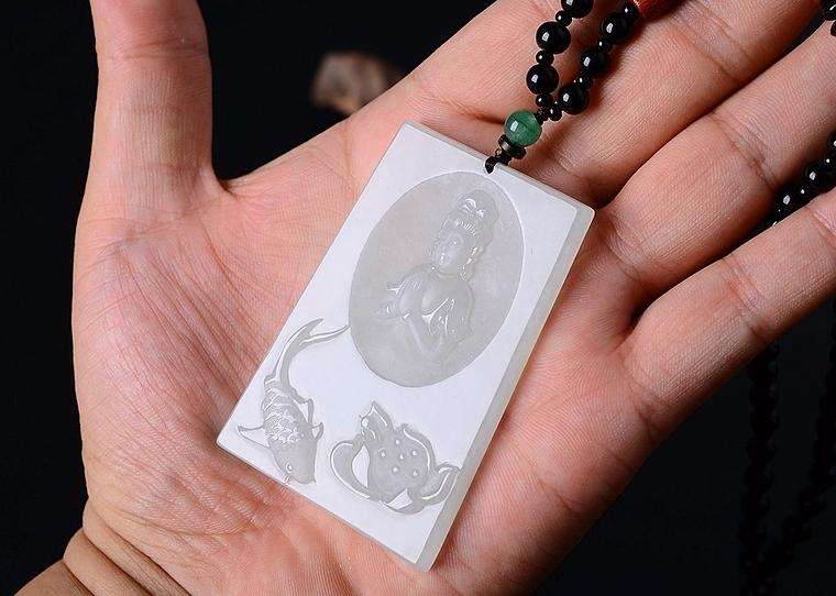 男人戴翡翠观音好吗？翡翠观音究竟好在哪里？   第2张