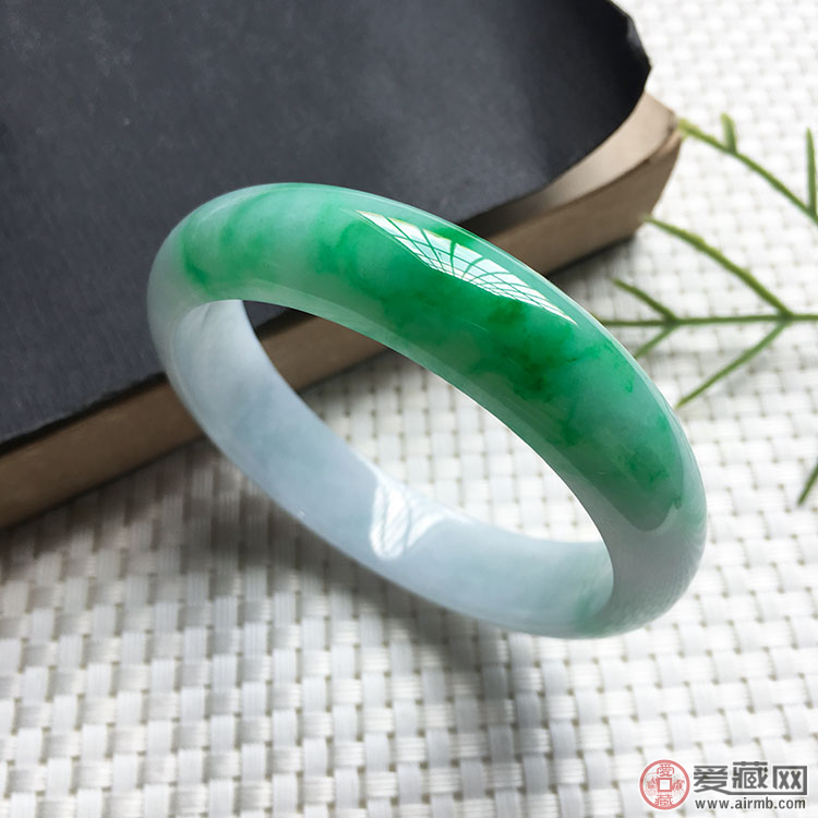 玻璃种翡翠和水沫子如何区别? 