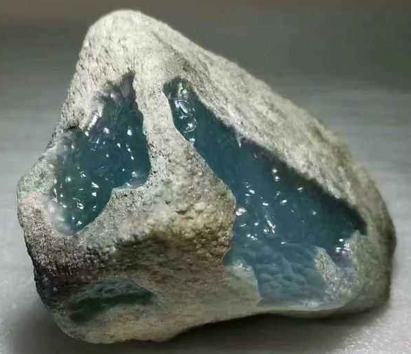 莫西沙翡翠原石的鉴别方法   第2张