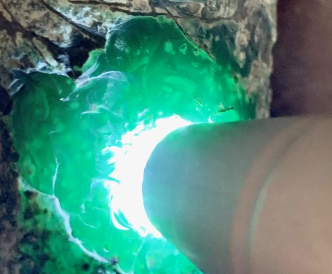 翡翠原石场口鉴别 翡翠原石场口鉴别特征 第2张