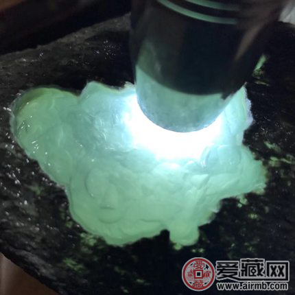翡翠明料真假应该怎么看？ 