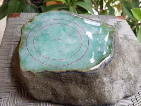 翡翠原石开窗料陷阱 翡翠原石开窗料可以买吗   第2张