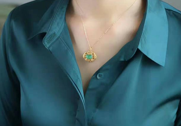 时间赋予的美丽矿藏——翡翠，有着怎样的档次级别，怎么去识别？   第1张