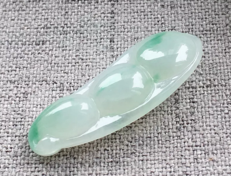 翡翠会越戴越透吗 如何正确佩戴翡翠   第1张