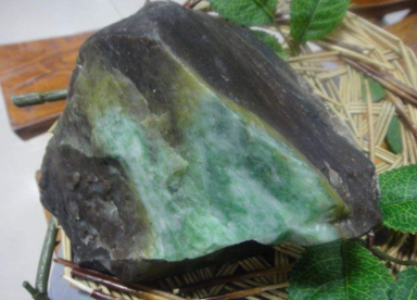 独山玉原石价格 独山玉市场价值 