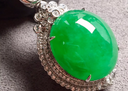 好的翡翠怎么看 好翡翠的3个特征   第2张