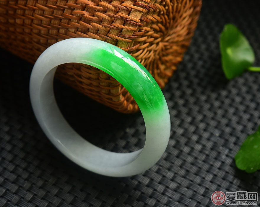 旅游买翡翠90%被坑，旅游买翡翠真的有那么乱吗? 