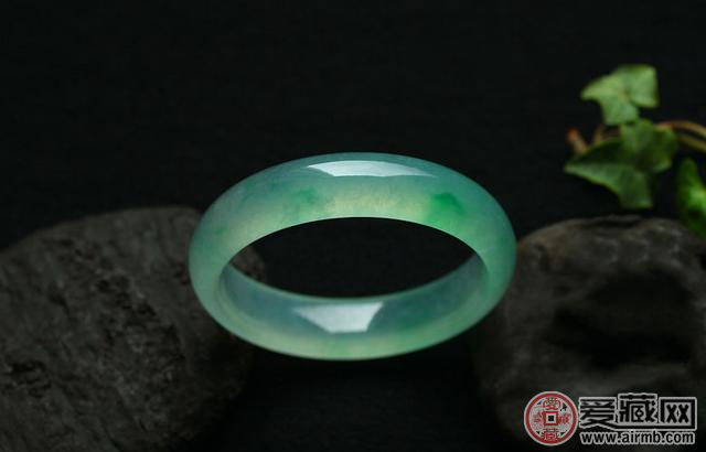 为什么翡翠会越戴越活？ 