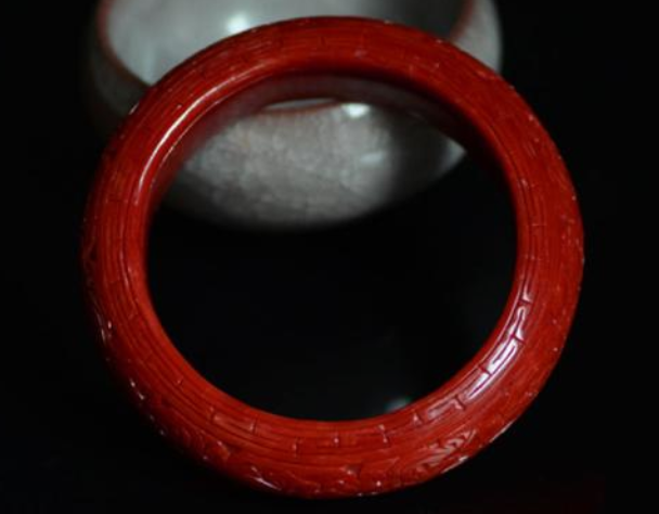 珊瑚玉手镯佩戴禁忌 这些禁忌你要知道   第2张