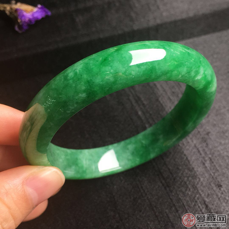 冰糯种翡翠手镯鉴定 