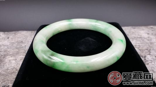 老坑种翡翠市场价高的原因 