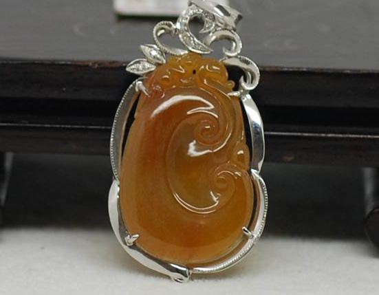 冰黄翡翠 冰黄翡翠市面的价值   第1张