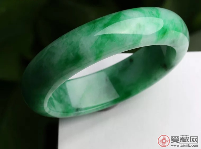 怎样鉴定翡翠的真假 