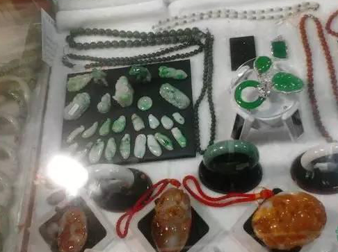 经营翡翠玉器店的技巧投资 超实用干货   第2张