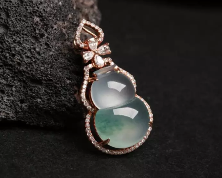 翡翠的价格是多少 买翡翠怎么买最划算   第2张