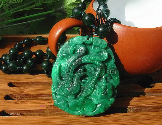 老坑干青翡翠的价格 老坑干青翡翠大概多少钱   第1张