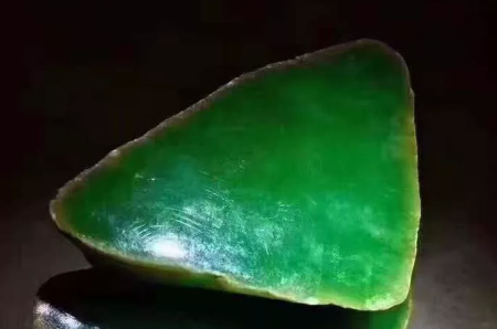 翡翠原石识别 翡翠原石识别注意三大点   第1张