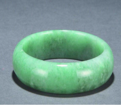 豆种翡翠市场价格 豆种翡翠现在价格是多少 第1张