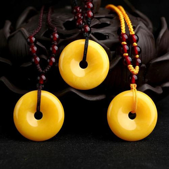 琥珀适合什么属相人戴 琥珀有什么功效   第2张