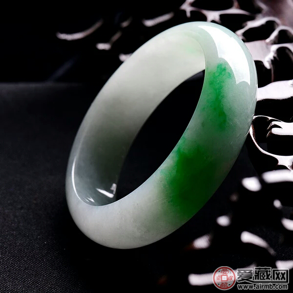 冰化底翡翠应该如何鉴别 