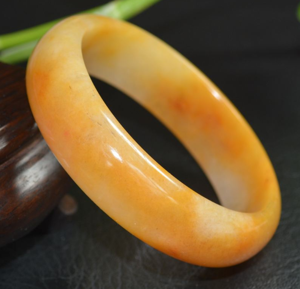 金丝玉与和田玉的区别 它们本质区别是什么   第1张