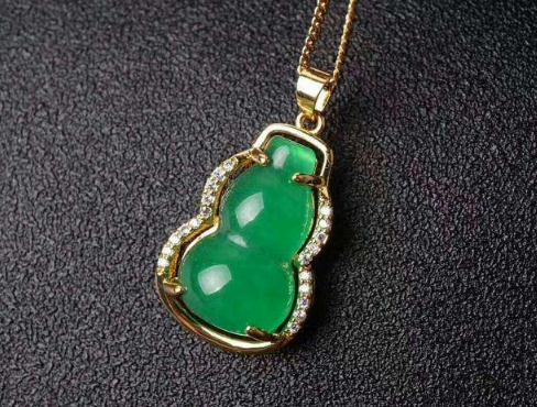 翡翠葫芦市场价 翡翠葫芦什么形状好 第1张