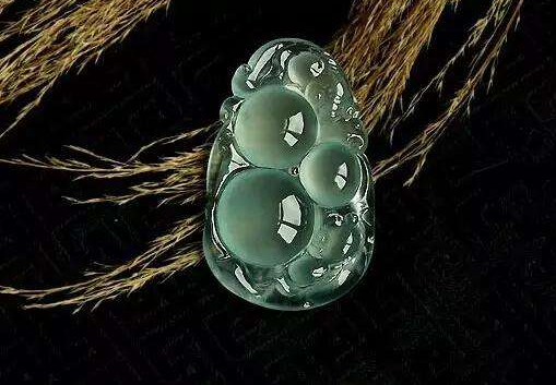 老蓝水翡翠价格 老蓝水翡翠有收藏价值吗   第1张