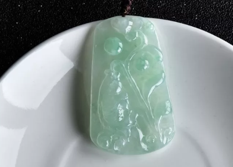 糯化翡翠是什么 糯化翡翠值钱吗   第2张