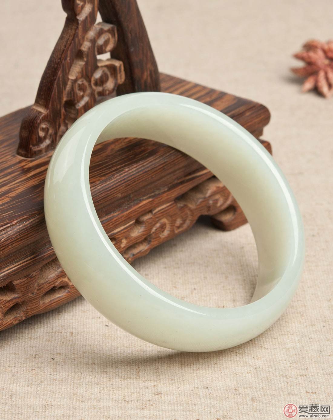 和田玉手镯要多少钱？ 