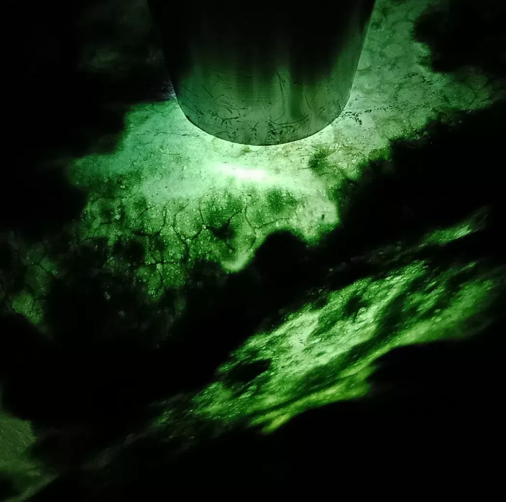 格英角翡翠原石特点   第2张