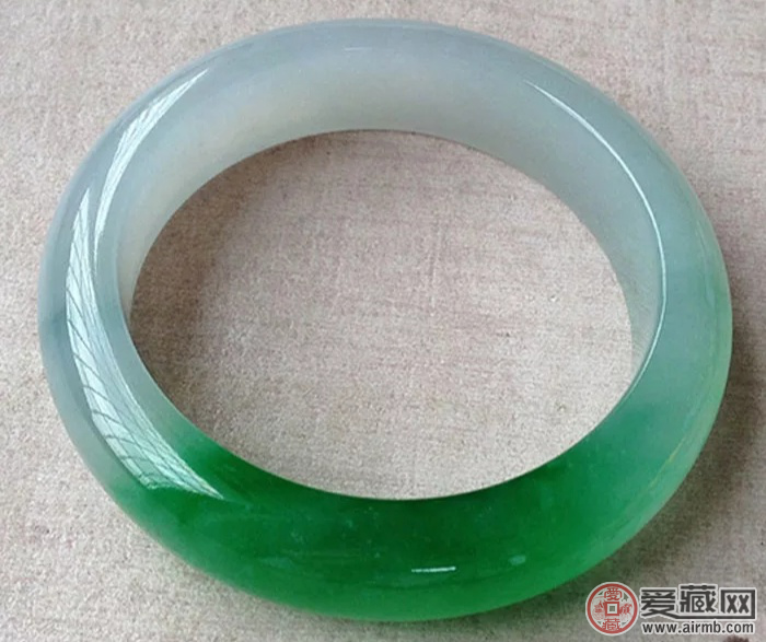 怎么养帝王绿翡翠，帝王绿翡翠保养小妙招 