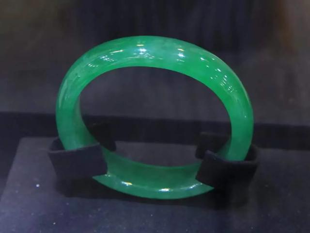 几万，几十万的翡翠和几百万的，差别居然在这里！   第10张