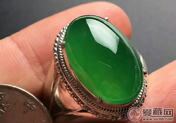 如何挑选翡翠戒面?A货翡翠戒面的形状和尺寸重要吗?   第1张