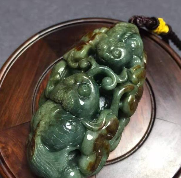 怎么鉴别一块冰种翡翠原石的真伪   第3张