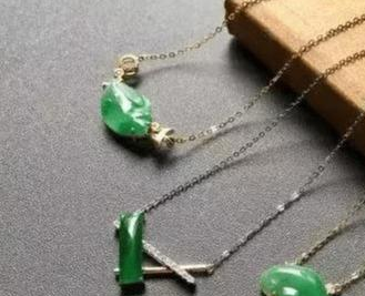 翡翠戴久了里面会生出绿来，这种说法你信吗？   第1张